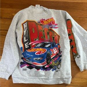 Cool Vintage Gray Sweatshirt with Colorful Graphics